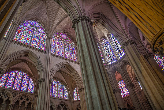 Interior de la catedral de Le Mans (Francia), siglos XI al XV.